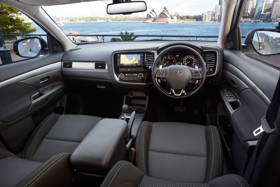 Торпедо Mitsubishi Outlander 2015 года  (AU) (фото 40 из 40)